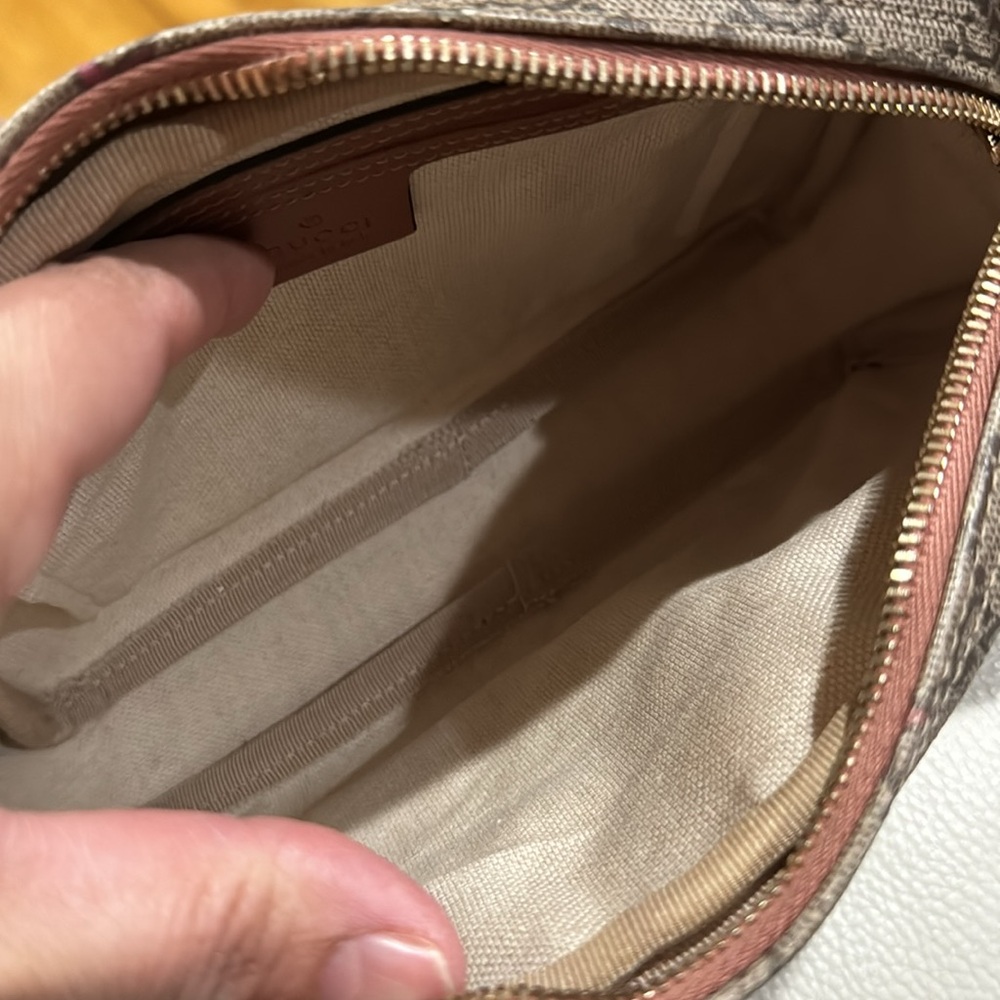 GUCCI CROSBODY BAG! Limited edition! - Picture 12 of 16